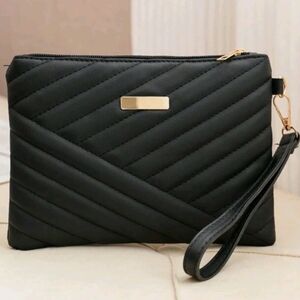 NWT Elegant Black Quilted Wristlet Clutch